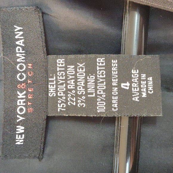 Pristine New York & Company black pinstriped blazer/jacket size 4! - Picture 2 of 6